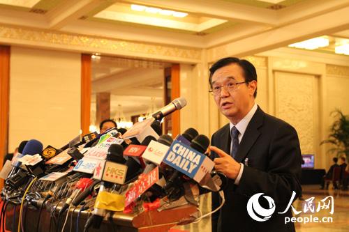 商務部部長高虎城解釋“總理今年為啥沒給外貿定目標”