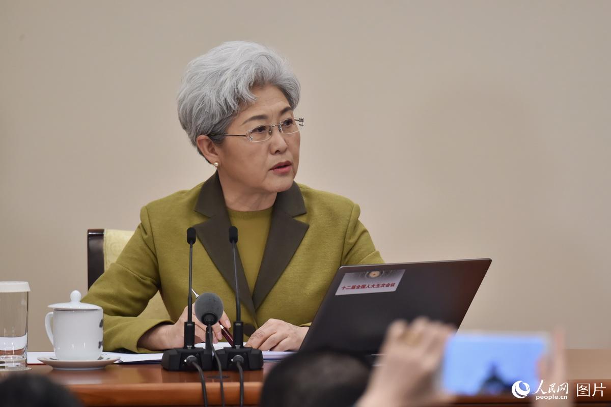 傅莹回答中外记者提问2