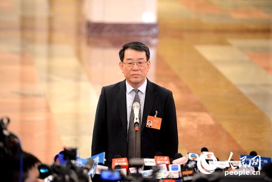 國家安監總局局長楊煥寧接受記者提問 人民網記者張啟川攝