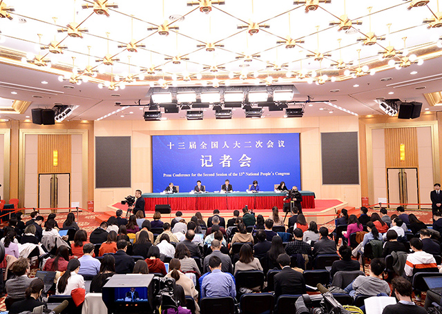 财政部部长刘昆等谈财税改革和财政工作记者会