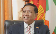 緬甸關注中國扶貧攻堅成就緬甸駐華大使吳帝林翁認為，中國能穩步快速發展，與中國的政治制度和中國共產黨的領導密不可分。