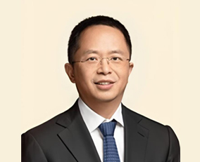 周鸿祎                  全国政协委员、360集团创始人                  算力是AI的基础。我国已形成开源的算力生态。降低智能的使用门槛，需要更低成本的推理算力、更低价格的推理芯片，实现科技普惠。