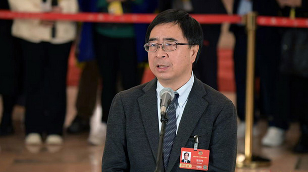 全国政协委员潘建伟接受媒体采访