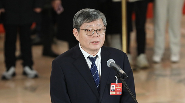 全国政协委员郭兰峰接受媒体采访