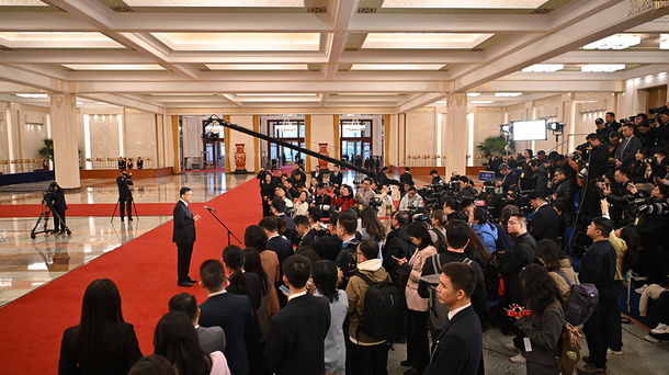 聚焦首場“部長通道”集中採訪活動