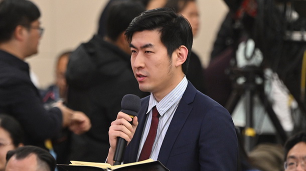 人民日報記者現場提問