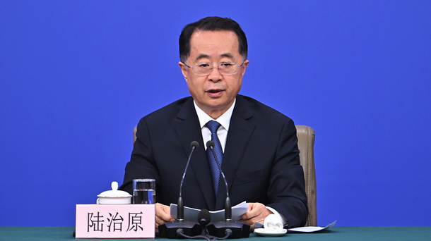民政部部長陸治原回答記者提問