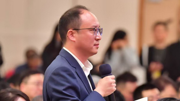 河南日報記者現場提問