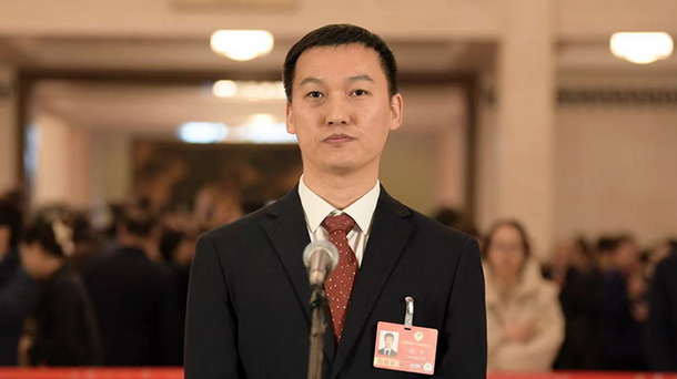 全国政协委员刘争接受媒体采访