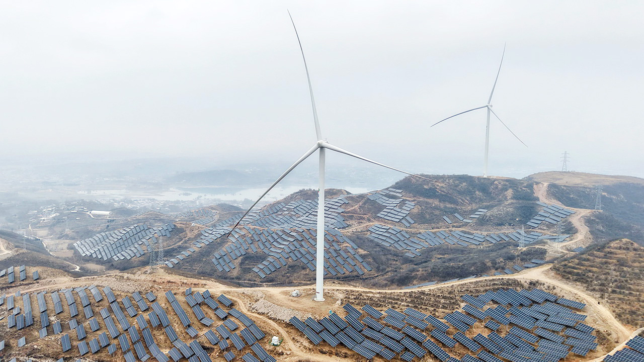 以奔跑之姿 赴未来之约——从全国两会看开局之年新步伐