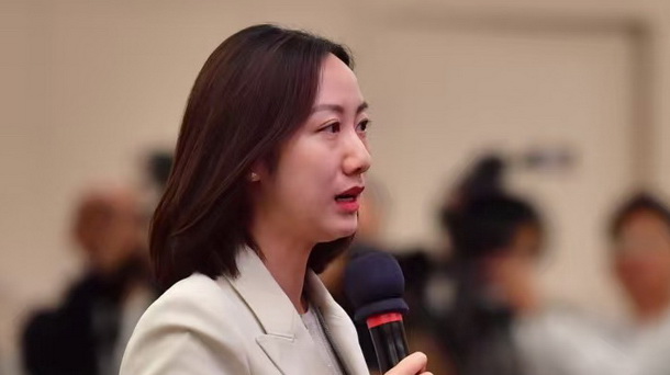 凤凰卫视记者现场提问