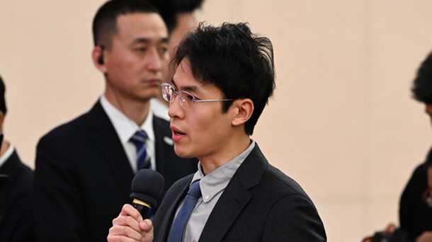 新华社记者现场提问