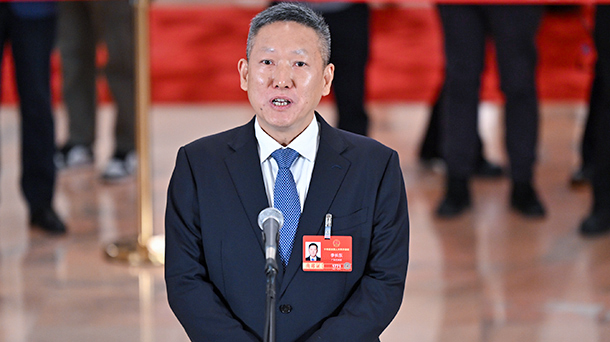 全國人大代表李長東接受媒體採訪