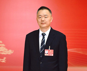 马军                  全国人大代表、安徽蚌埠市委书记                                     建议将淮河水运发展纳入国家“十五五”综合交通运输体系重点规划，制定专项实施方案，明确淮河干线Ⅱ级航道全线贯通、省际航道衔接等核心目标。                  