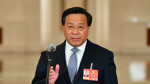 農業農村部部長韓俊接受記者採訪