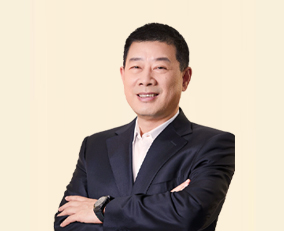 冷友斌                  全国人大代表、中国飞鹤董事长                  提振消费的关键在于精准抓住老百姓需要什么。到2035年，我国预计超过4亿银发人群，健康需求持续增强。