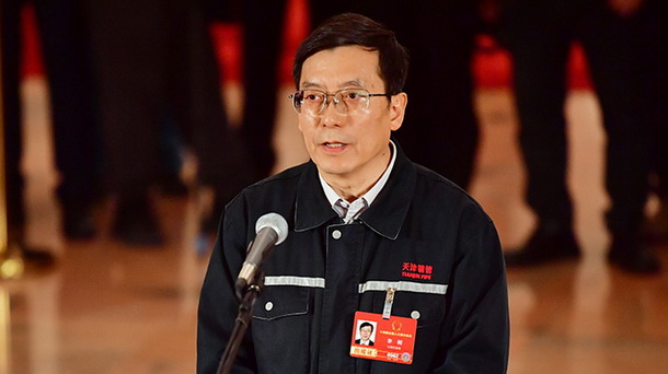 全國人大代表李剛接受媒體採訪