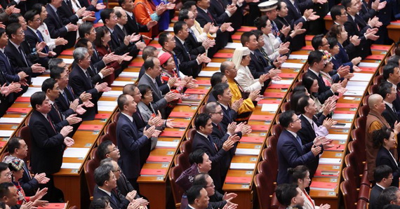 十四届全国人大四次会议举行闭幕会