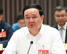 努尔兰·阿不都满金                  全国政协委员、新疆维吾尔自治区政协主席                                     围绕协力做好文化润疆、加快丝绸之路经济带核心区和中国（新疆）自由贸易试验区建设等重点工作，深入调查研究，积极建言献策。                  